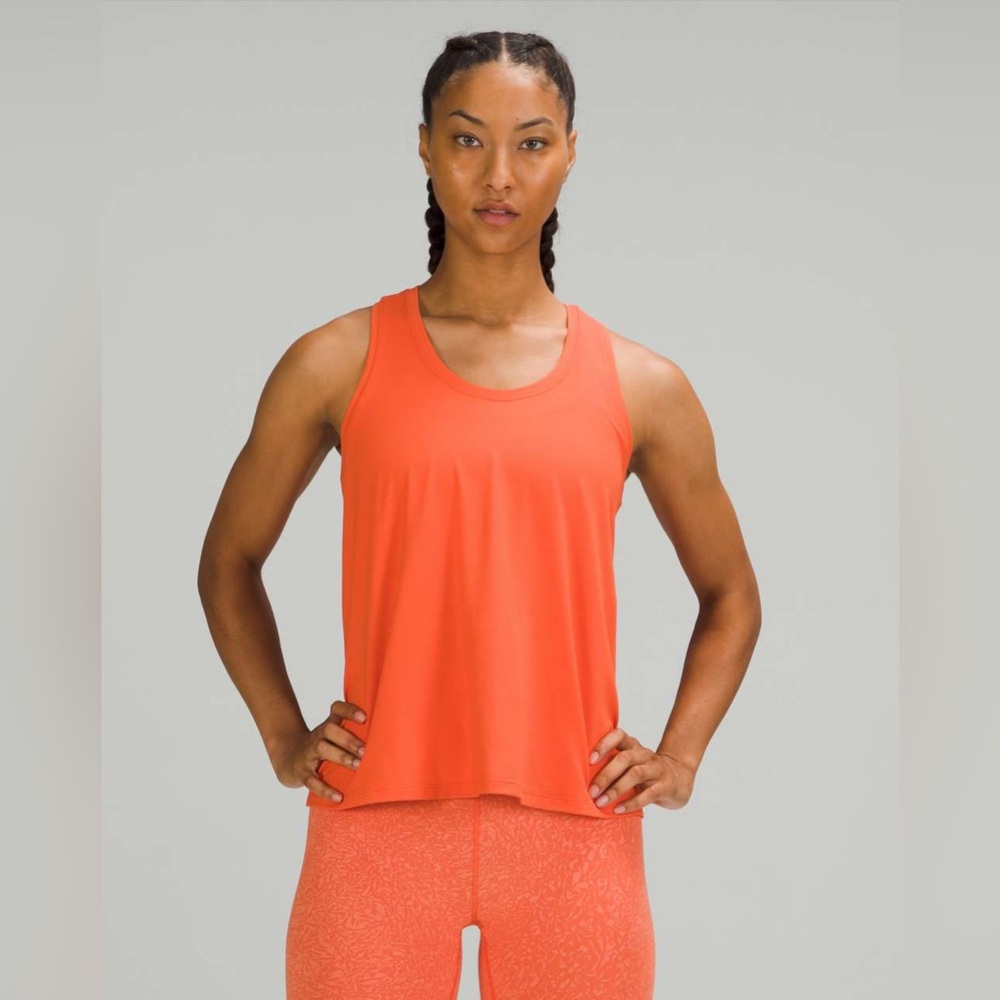 Lululemon Essential Tank *Train
Size 6
Warm Coral
P120